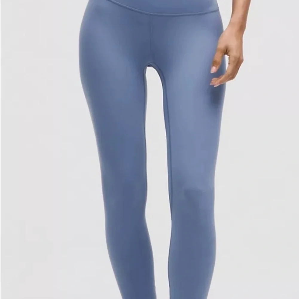 NWOT Lululemon Leggings in Washed Denim/ Light Blue size 20 - Picture 1 of 3